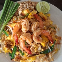 ผัดไทย  ท้ายซอย  by ป้าโอ๊ต