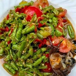 ยำโลกจำ