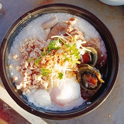 โจ๊กรวมมิตร 2 ไข่ (ไข่ลวก+ไข่เยี่ยวม้า)