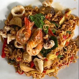 ผัดมาม่าขี้เมาทะเล