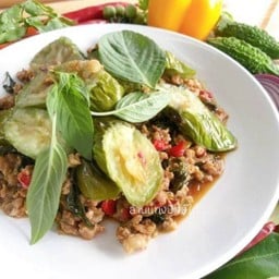 มะเขือยาวผัดเต้าเจี้ยวหมูสับ