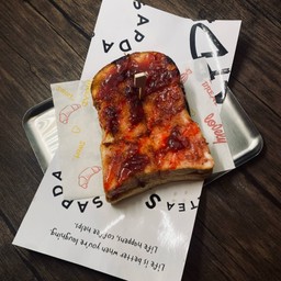 Toast ขนมปังปิ้งแยมสตรอเบอร์รี่