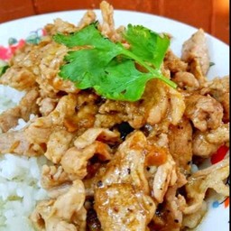 หมูกะเทียม 5 กล่อง