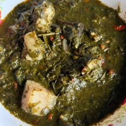 แกงขี้เหล็กใส่หมู