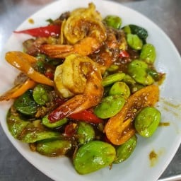 ผัดเผ็ดสตอกุ้ง