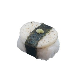 A50 ซูชิเรย์โตโฮตาเตะเบิร์นวาซาบิ (Seared Hotate (Scallop) with Wasabi Sushi)