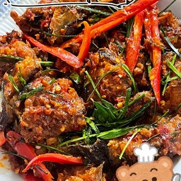 ร้านน้องครีมข้าวหน้าปลาทอดพริกน้ำปลา&กะเพราพริกแห้งจัดจ้าน