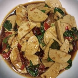 ผัดกระเพราหมูยอ