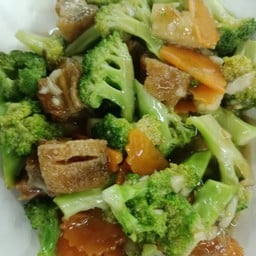 บร๊อคโคลี่ผัดกุ้ง