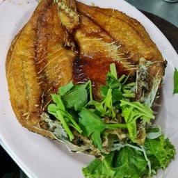 ปลากระพงทอดน้ำปลา+น้ำยำ