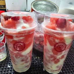 สตอเบอรี่โยเกิสปั่น