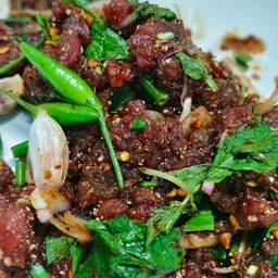 ก้อยเนื้อขมเหนียวแห้งๆรสจัดแบอีสาน