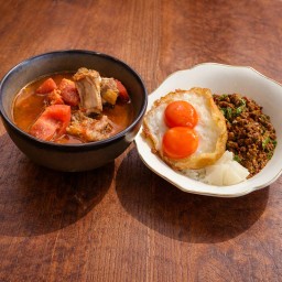 แกงส้ม และ แสร้งว่ากะเพรา (ไข่เป็ด)