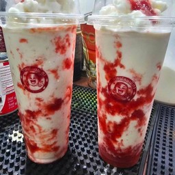 สตอเบอรี่นมสดปั่น