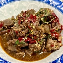 กะเพราพริกแห้ง พันทิพย์งามวงศ์วาน