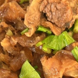 ก๋วยเตี๋ยวเนื้อตุ๋น-หมูตุ๋น ลูกชิ้นโกเด้ง ข้างเซเว่นหน้าหมู่บ้านพระปิ่นโครงการ9