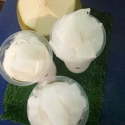 มะพร้าวปั่นนมสด