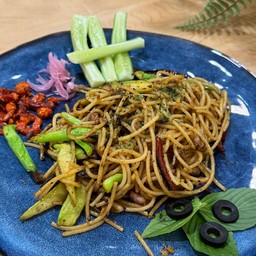 สปาเก็ตตี้คะน้าปลาเค็ม
