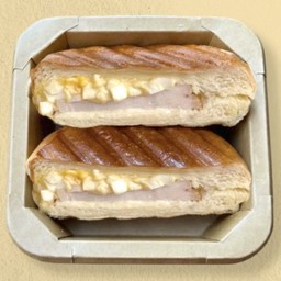 พานีนี่ อกไก่รมควัน สลัดไข่ - แซนวิชหนีบ