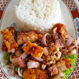 ข้าวยำแซ่่บกากหมู