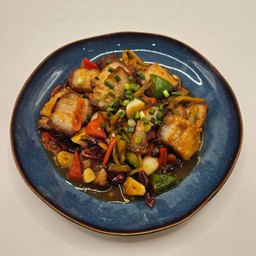Fujian Pork Belly with pickles raddish