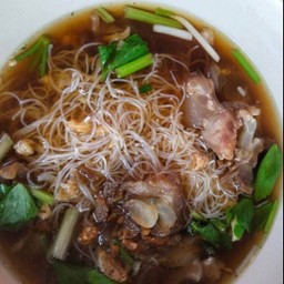 ราชาก๋วยเตี๋ยวเนื้อตุ๋น