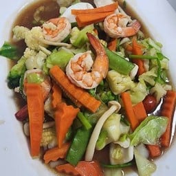 ผัดผักรวมกุ้ง