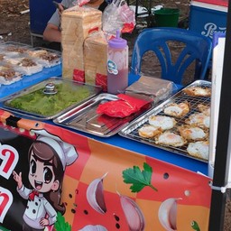 แม่แอนแซนวิชไข่ดาวเยิ้ม ตลาดนัดมังกรฟ้า