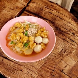 ชายสี่เซเว่นประสพโชค เซเว่นประสพโชค / ข้างโรงแรมประสพโชค