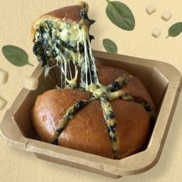 บันผักโขมอบชีส