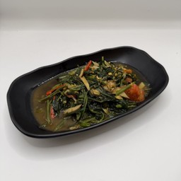Fried morning glory with mushroom
