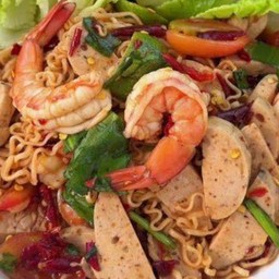 ตำมาม่ากุ้งหมึกหมูยอปลาร้า