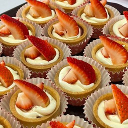 Baby Strawberry cheese tart - เบบี้ สตรอว์เบอร์รี่ ชีสทาร์ต