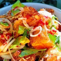 ยำไข่ดาวราดข้าว