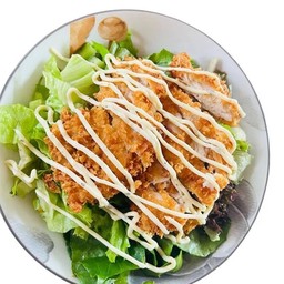 สลัดไก่กรอบ