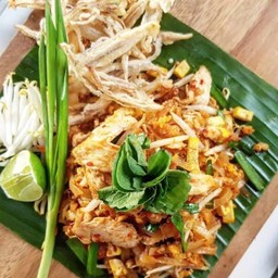 ผัดไทย ไก่