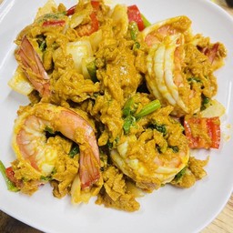 กุ้งแม่น้ำผัดผงกะหรี่