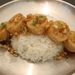 ข้าวหน้าหอยเชล์ผัดเนยกระเทียม (ใหญ่)