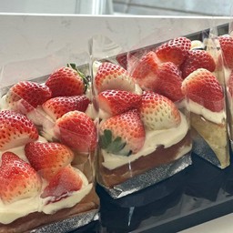 Strawberry butterCake 🍓🍰💕