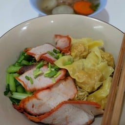 ราชาบะหมี่ สะพานนวลฉวี