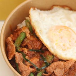 ข้าวพริกแกงหมู+ไข่ดาว