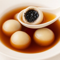 บัวลอยงาดำน้ำขิง