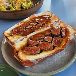 สมศักดิ์เสือ อยุธยา