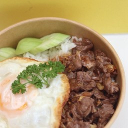 ข้าวเนื้อกระเทียม+ไข่ดาว