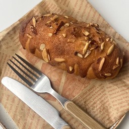 ชิโอะปังรสอัลม่อน