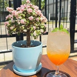 ชื่นใจ (A Living สาย 5)