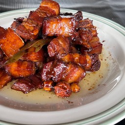 沐恩亭ศาลารวมคุณ