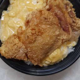 ข้าวไข่ข้นไก่ทอดซอสมะขาม