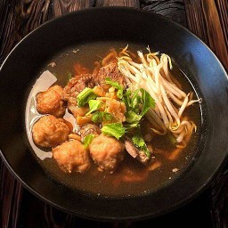 เนื้อหอม (ทวีวัฒนา) Beef Noodle & Stew ทวีวัฒนา