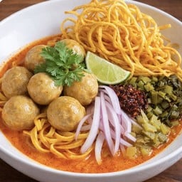 ข้าวซอยลูกชิ้นเนื้อ